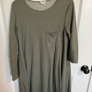 Long sleeve green t-shirt dress